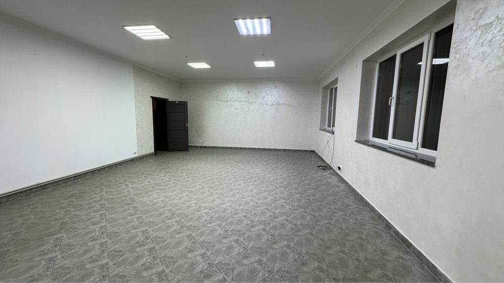 Продам комерційну будівлю