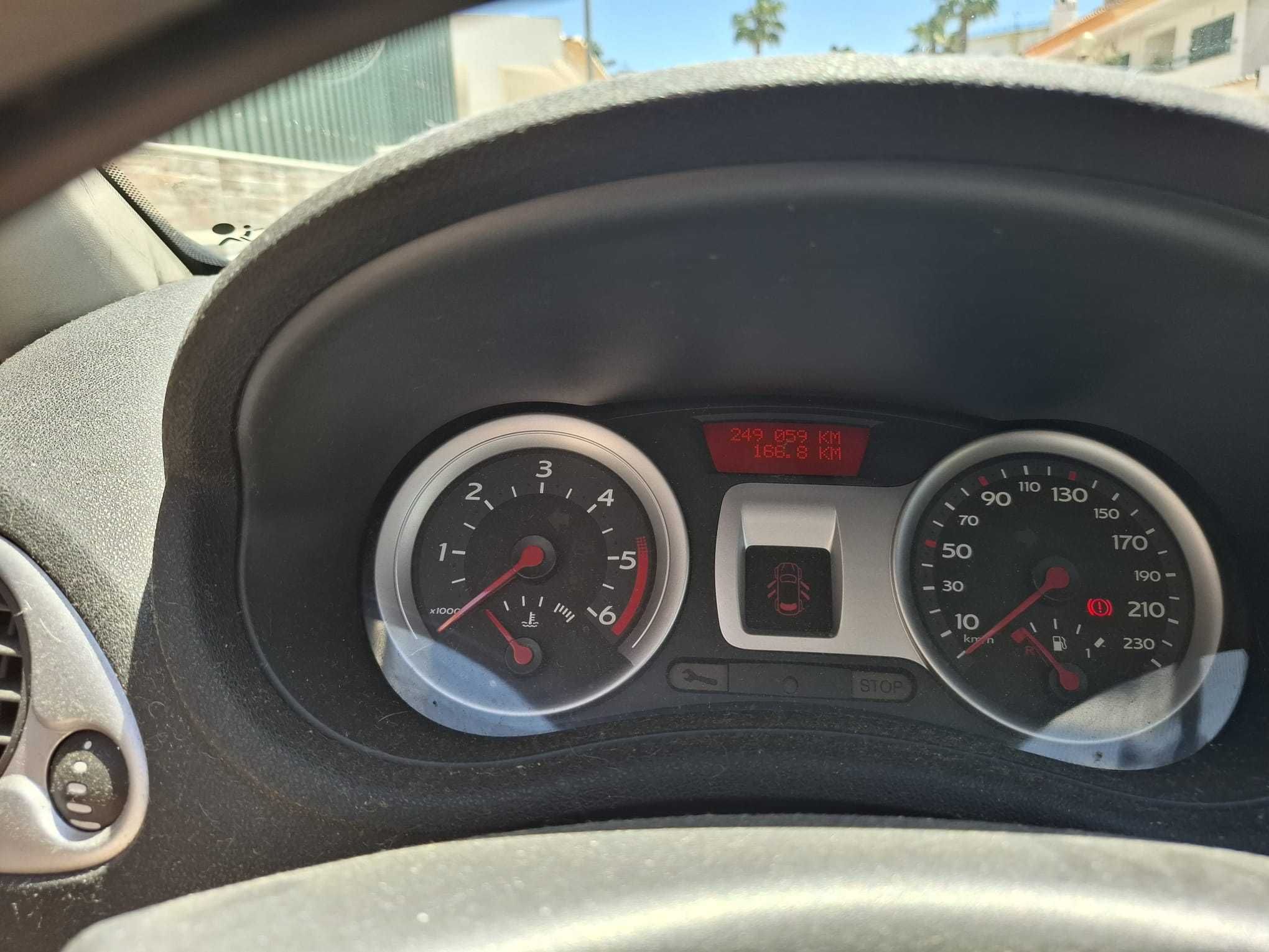 renault clio do ano 2007