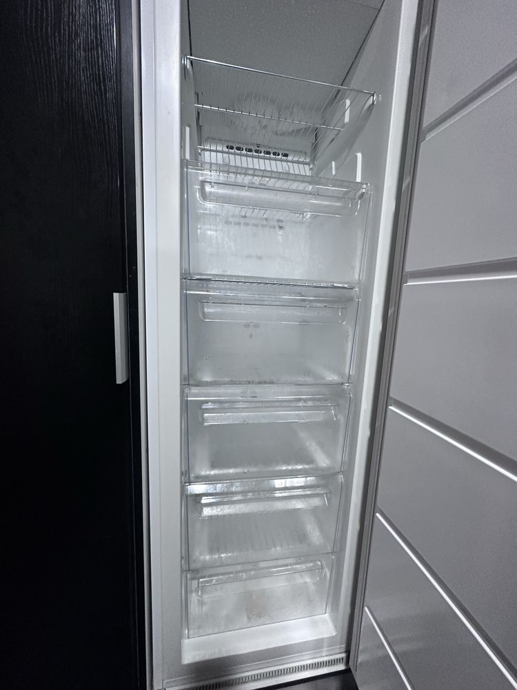 120€ - Frigorifico e Arca Vertical de encastre
