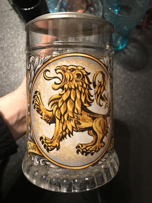 Kubek z pokrywką niemiecki