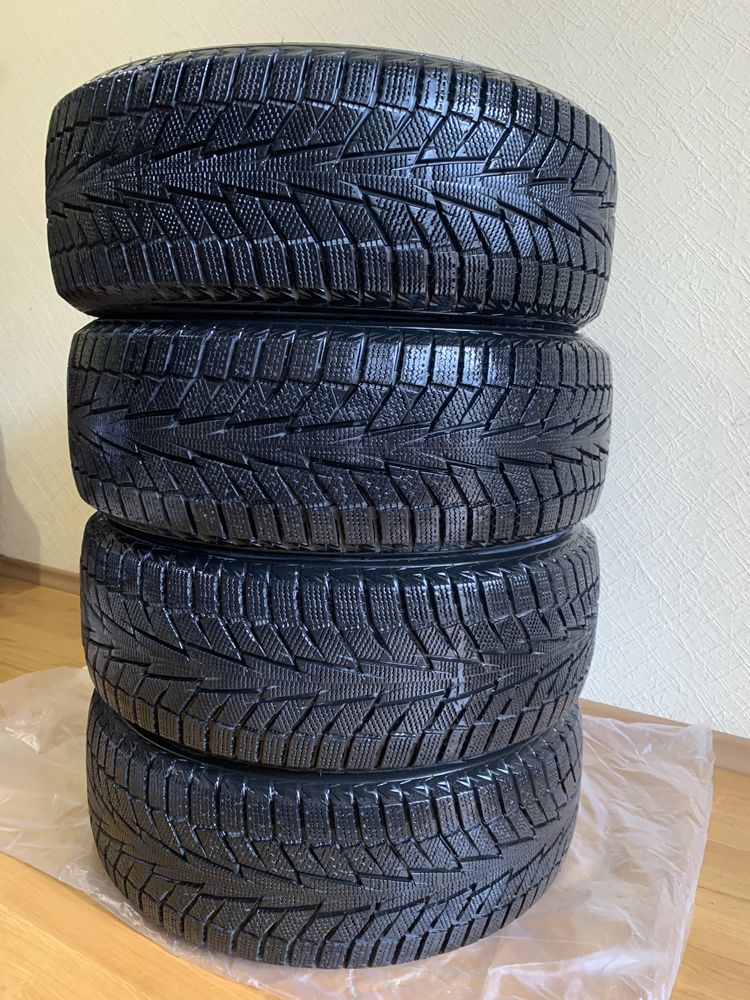 Шини зимові Hankook Winter i*cept IZ2 W616 (205/55R16 94T)