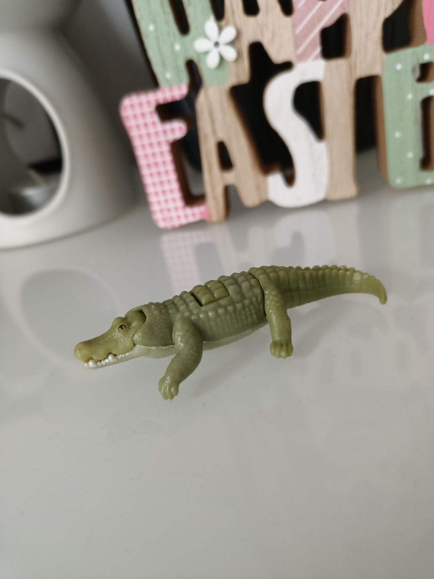 Zabawka z Kinder niespodzianki, figurka krokodyl