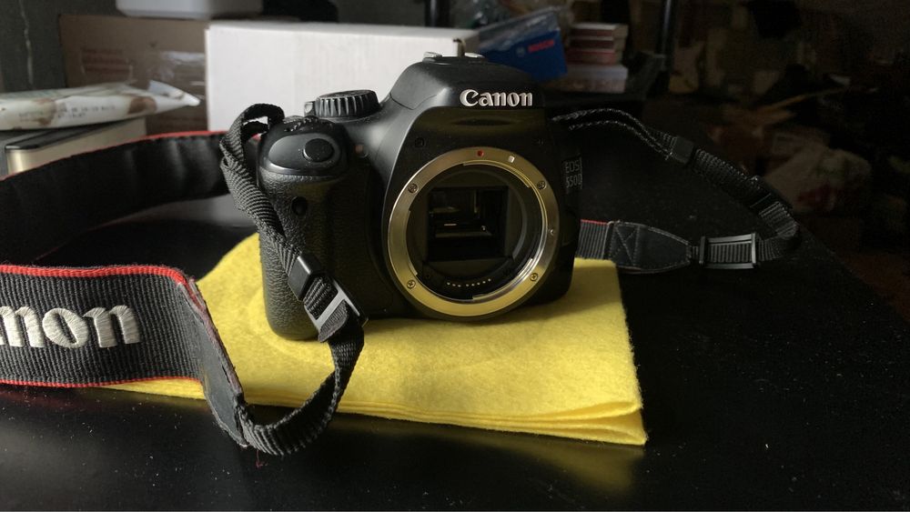 Canon 550d body (без обʼєктива)