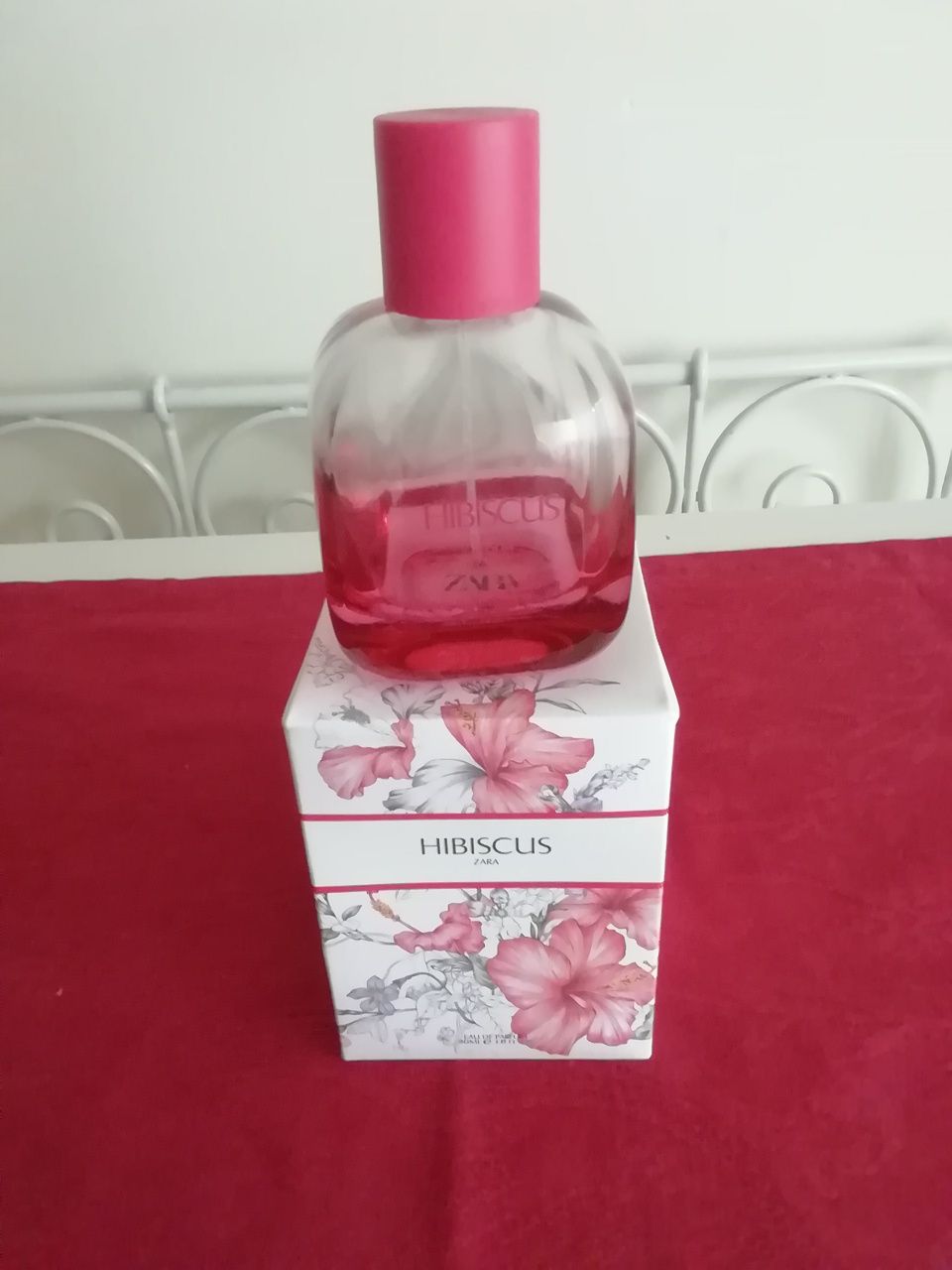 Frasco de perfume + caixa Hibiscus, vazio