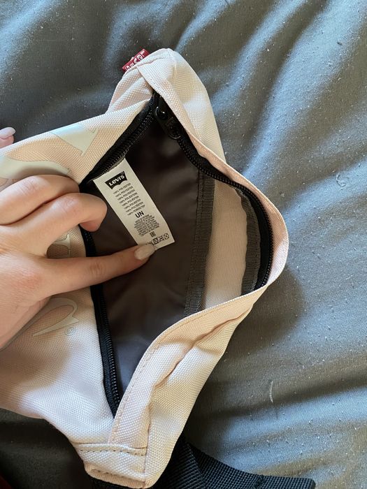 Сумка через плечо levis