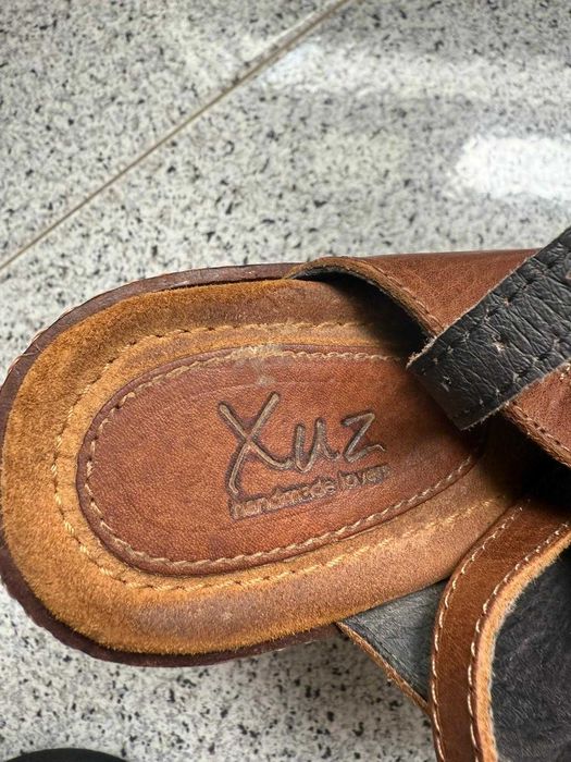 Sandálias de marca XUZ