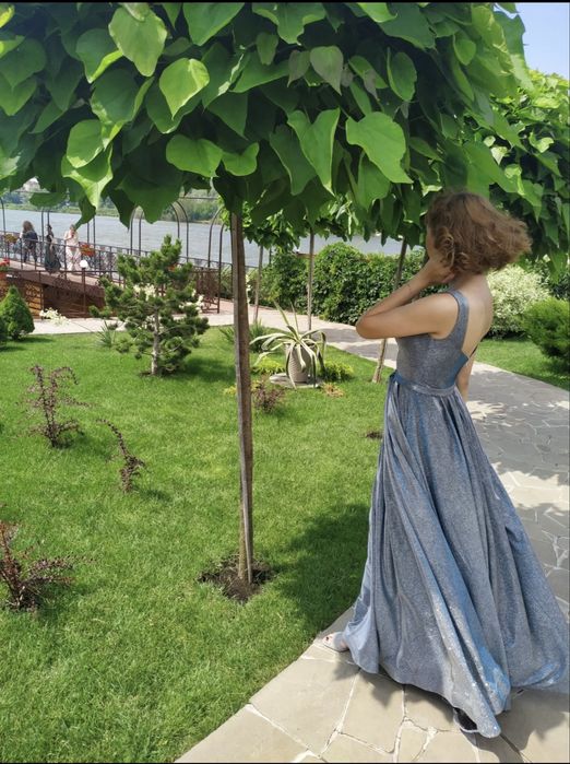 Продається сукня випускна