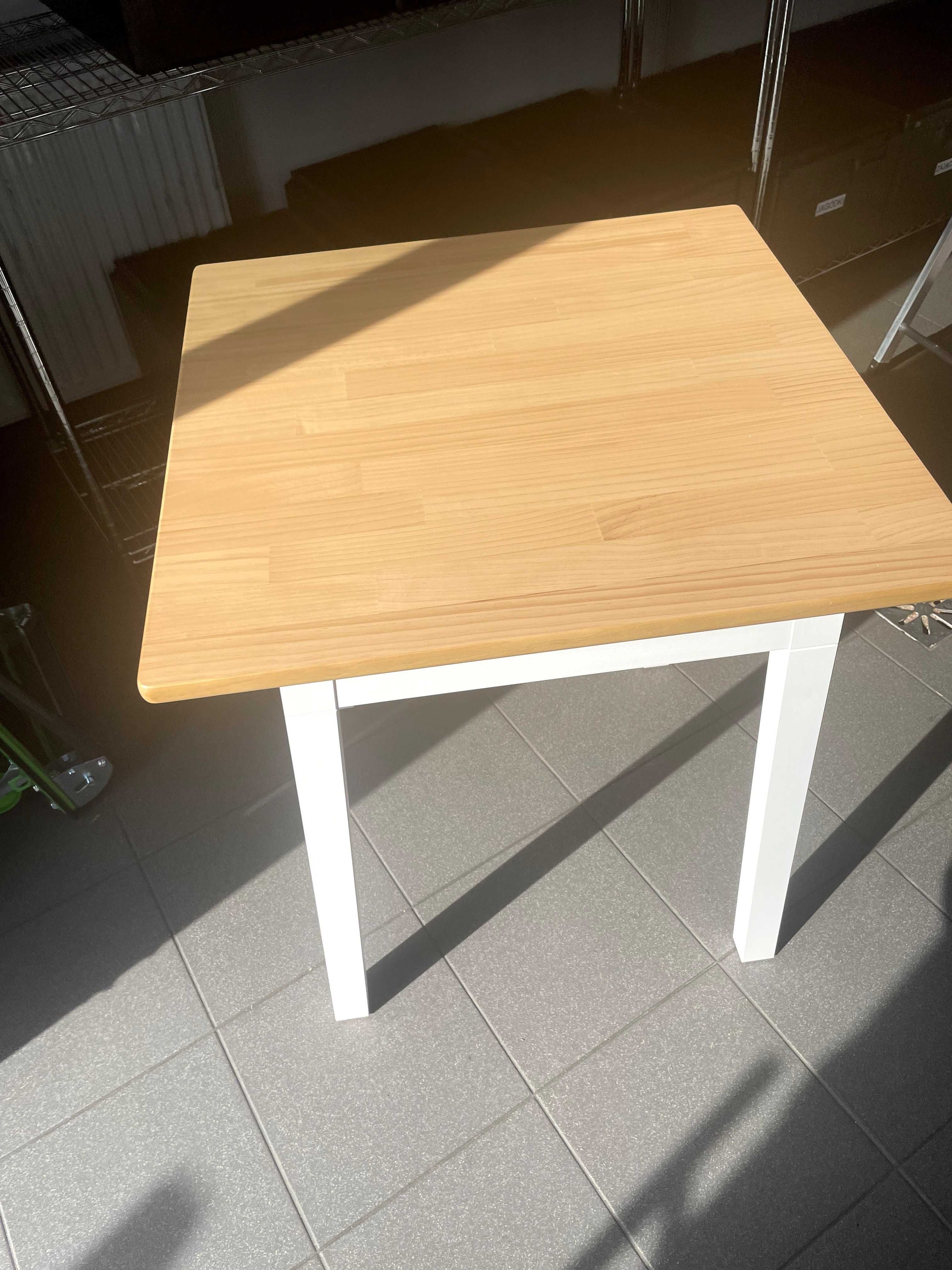 PINNTORP
Stół, bejca jasnobrązowa/biała bejca, 65x65 cm