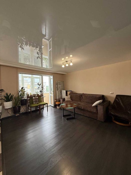 3-х кімнатна квартира на Садах-1