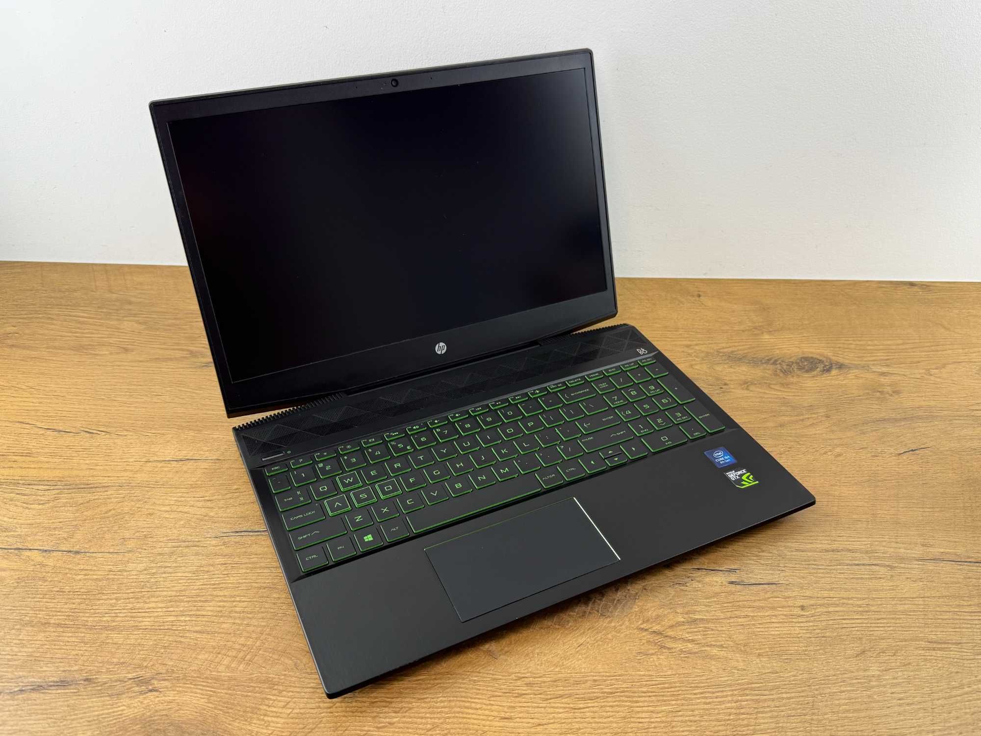 1350 HP GAMING i5-8300H. 8x 4.00GHz. 1240GB SSD M2, GTX 1050. 12GB RAM