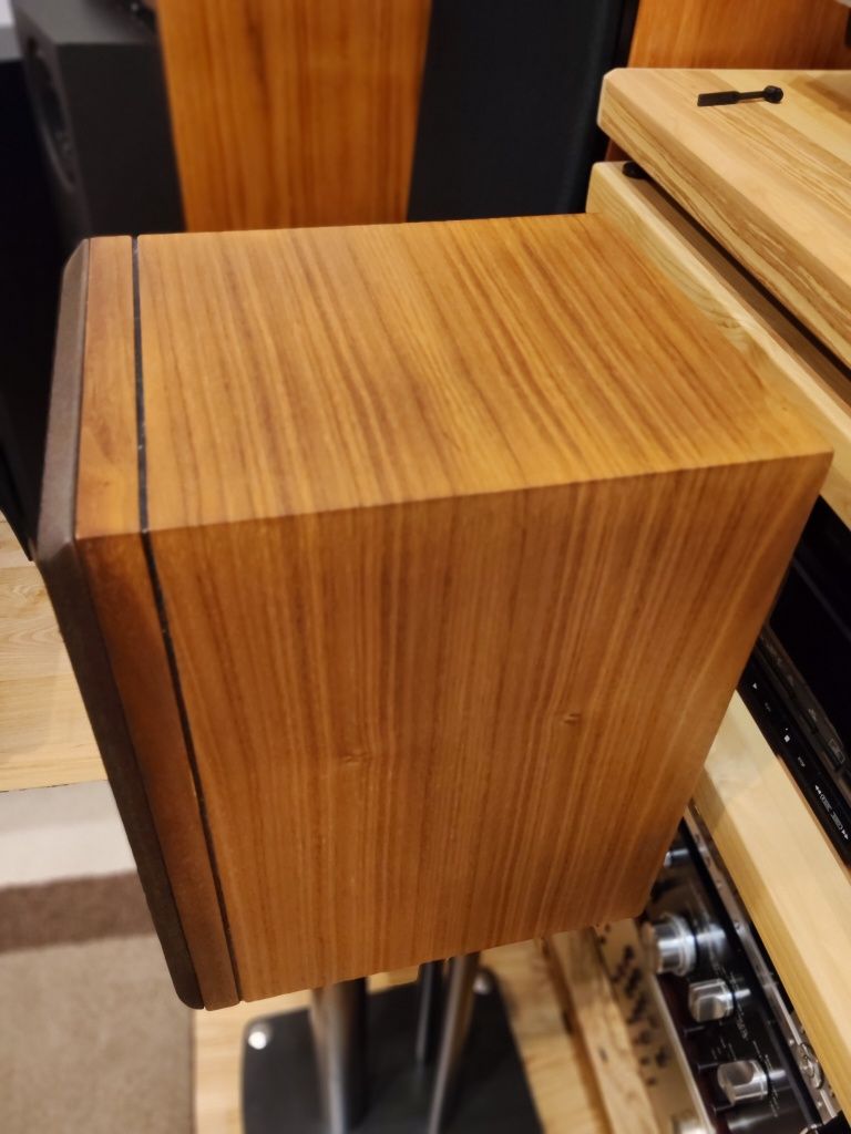 Monitory podstawkowe Bowers & Wilkins DM12 wysoki model high-end