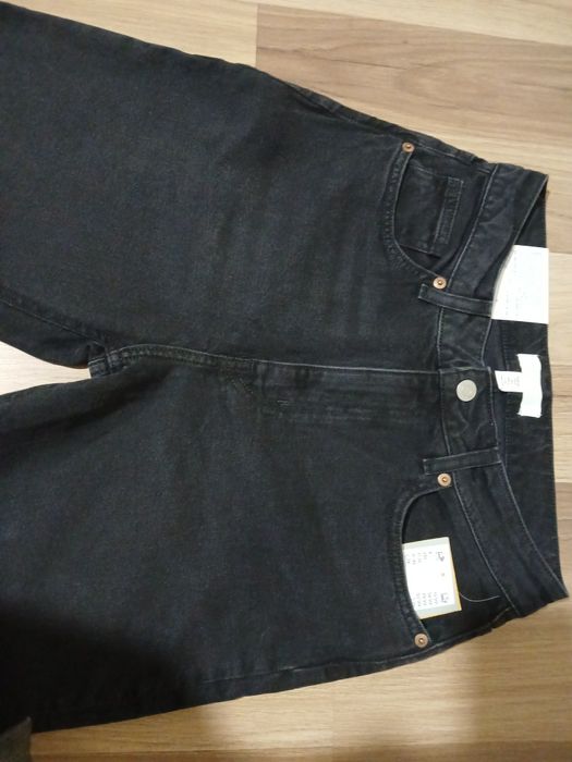 Чорні жіночі джинси