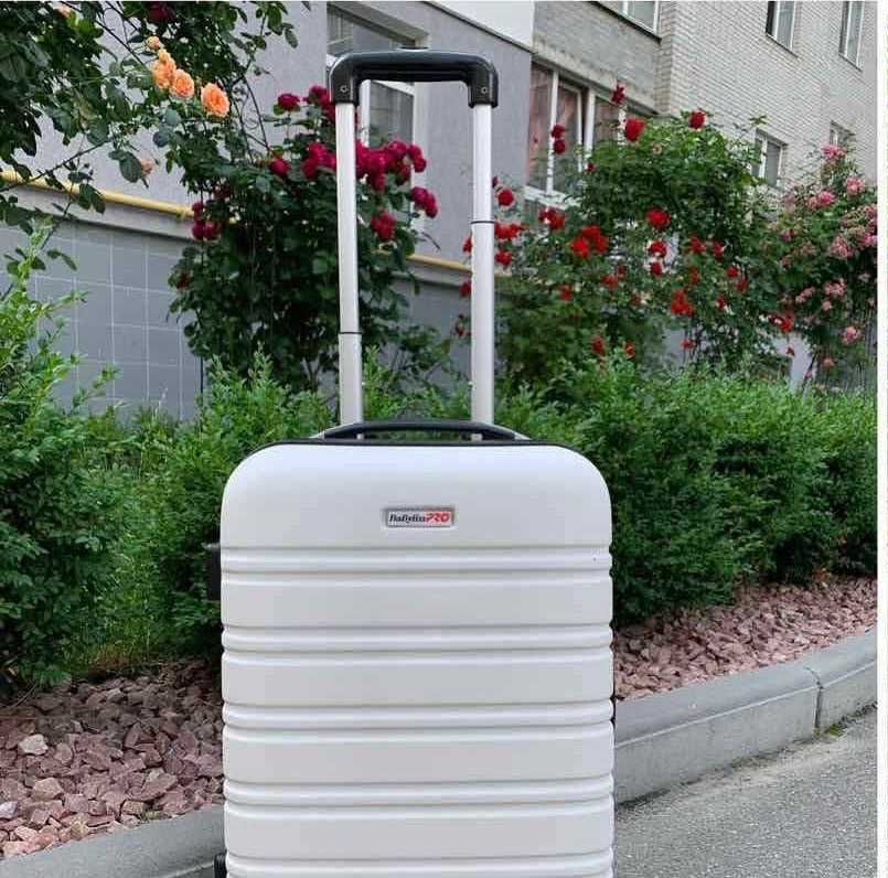 Нову валізу  на колесах Babyliss PRO M2330E White Suitcase