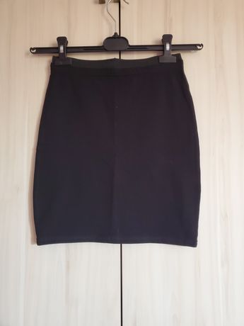 Spódnica dopasowana mini czarna krótka
