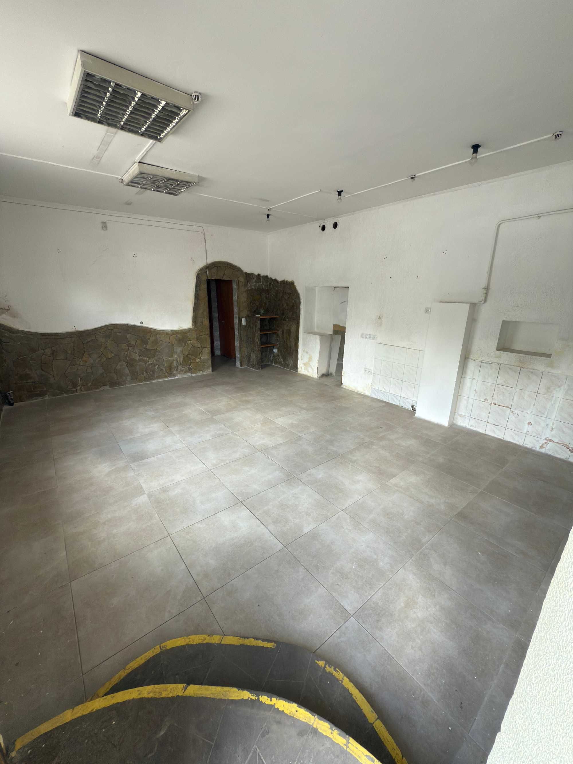 Продаж комерційного приміщення, вул. Кульпарківська, 34m², 1пов.,фасад