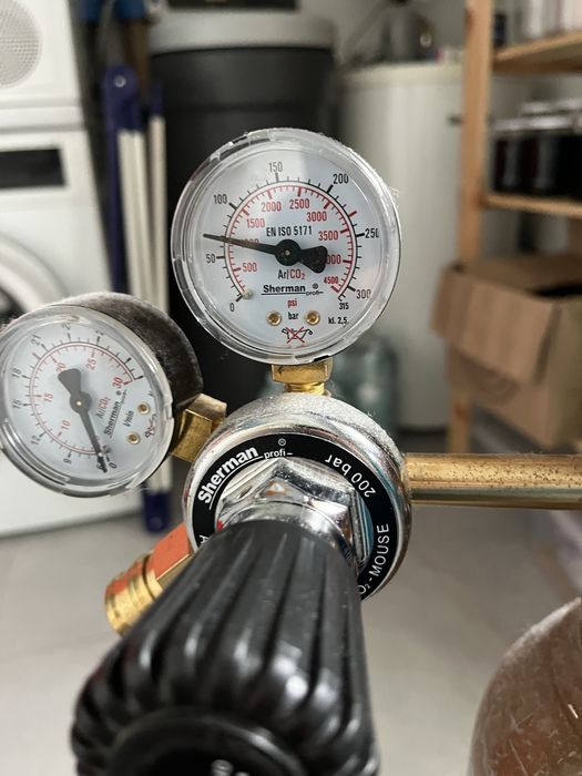 Butla z helem 8l, 3/4 oełna + reduktor