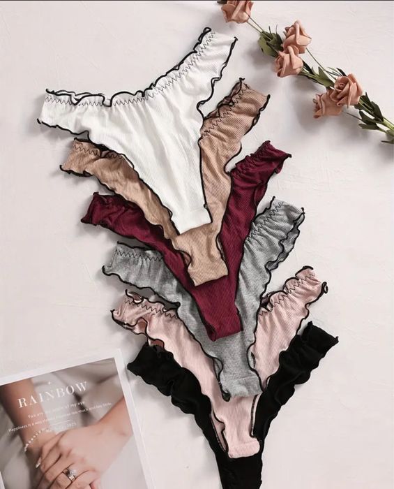 Приємні жіночі трусики