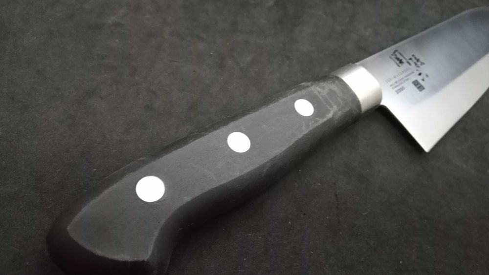 Nóż japoński KAI Sekimagoroku Wakatake santoku