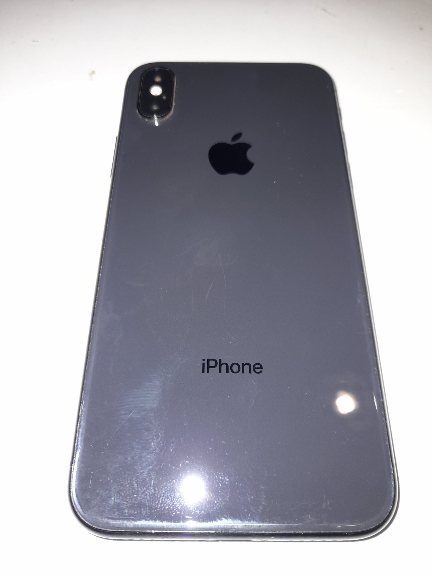 Телефон iPhone X