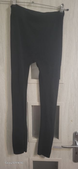 Legginsy czarne z dziurkami