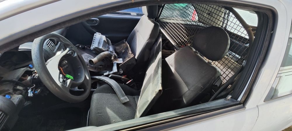 Opel Corsa TUDO POR 100€