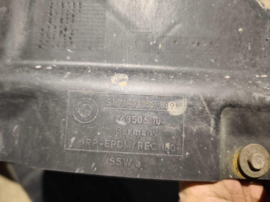 Nadkole lewy przód lewa BMW E90 E91 LCI M pakiet komplet oryginał