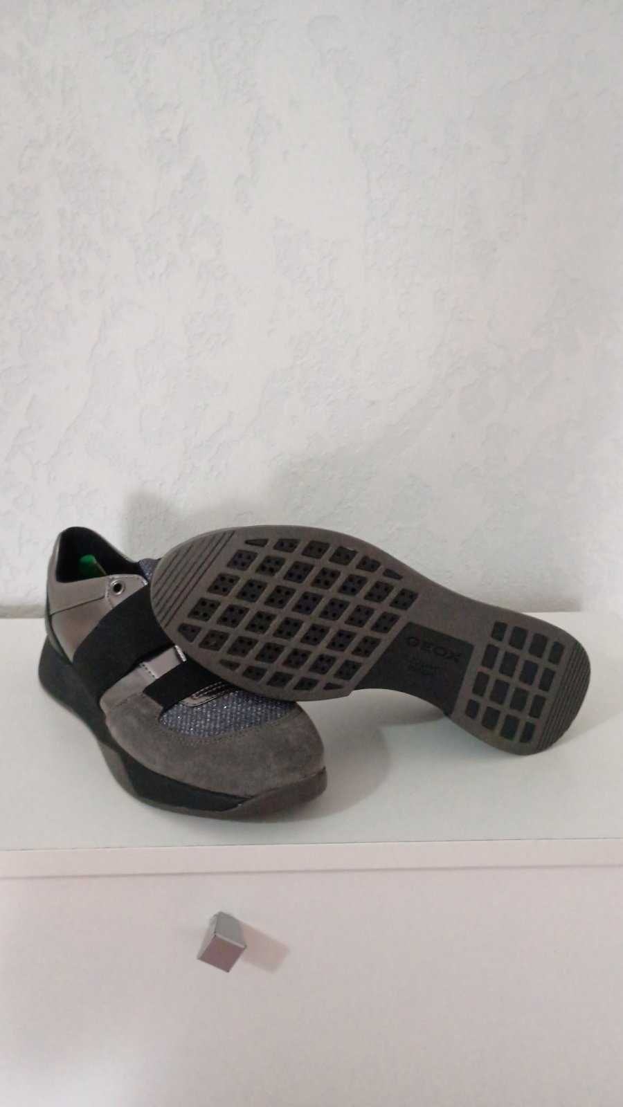 Geox Sneakersy Suzzie D r.37