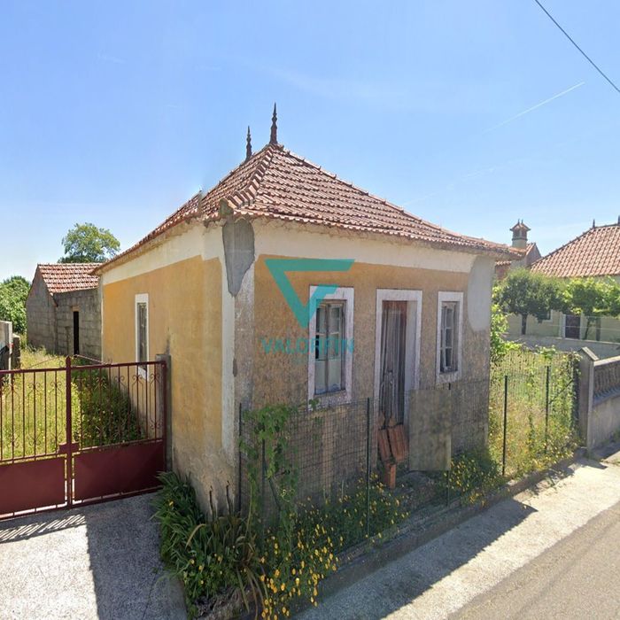 Moradia T2 para restaurar - Memória, Leiria