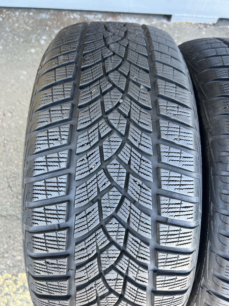 Резина зимова 225 55 r17 goodyear