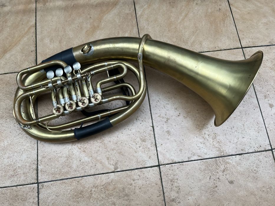 Sakshorn barytonowy Amati, cztery wentyle