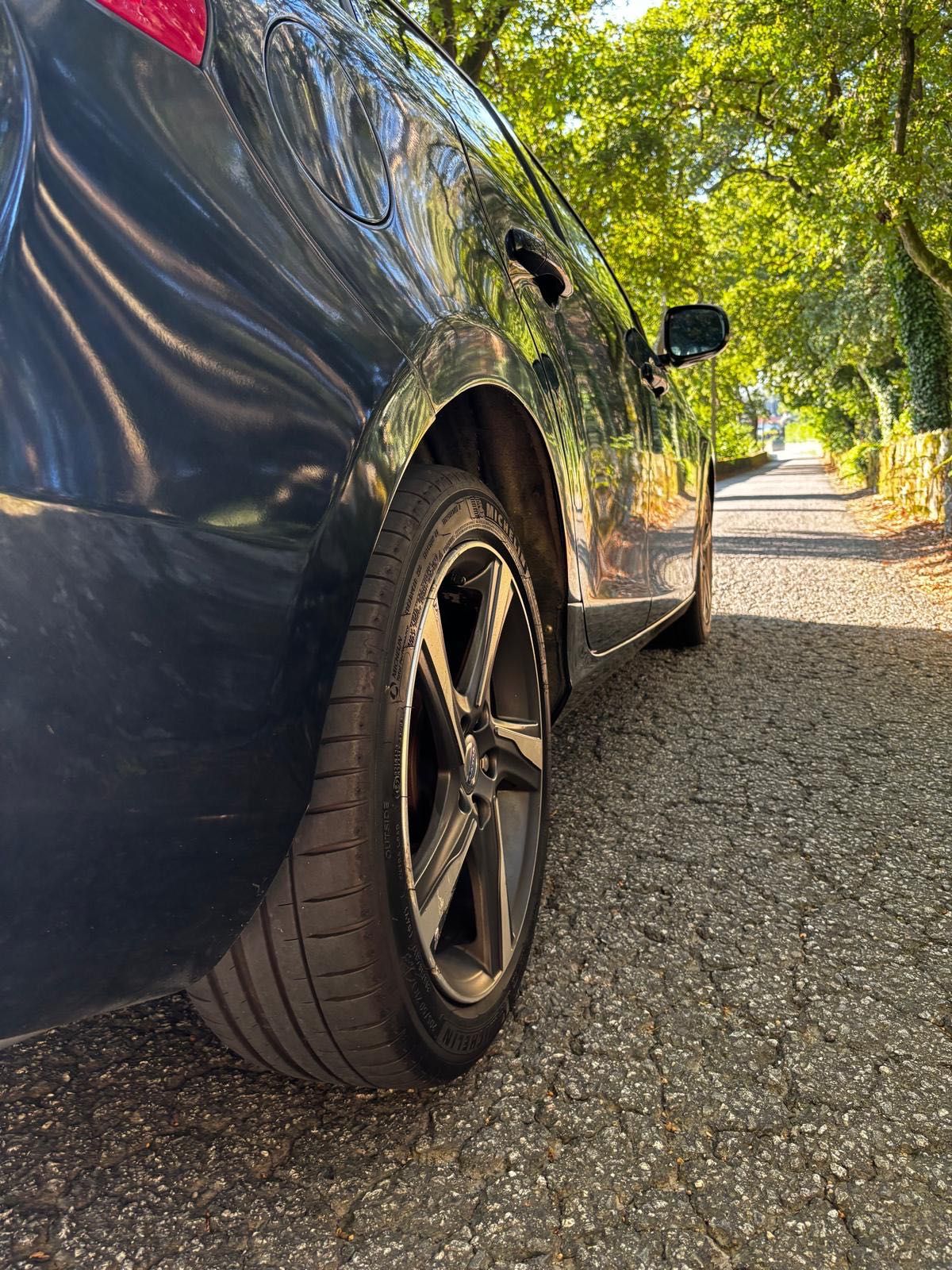 Volvo v40 R Design