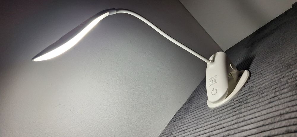 Lampka led z klipsem, 3 moce świecenia