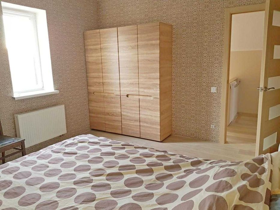 Продам сучасний будинок біля Києва в 10хв від метро Бориспільська. Газ