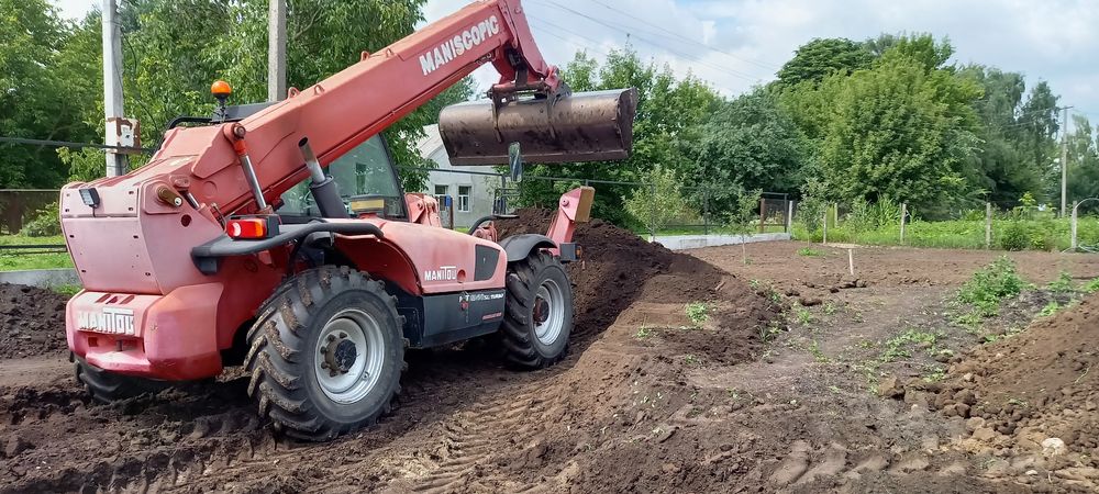 Маніту Березань Послуга Фронтальний телескопічний навантажувач Manitou