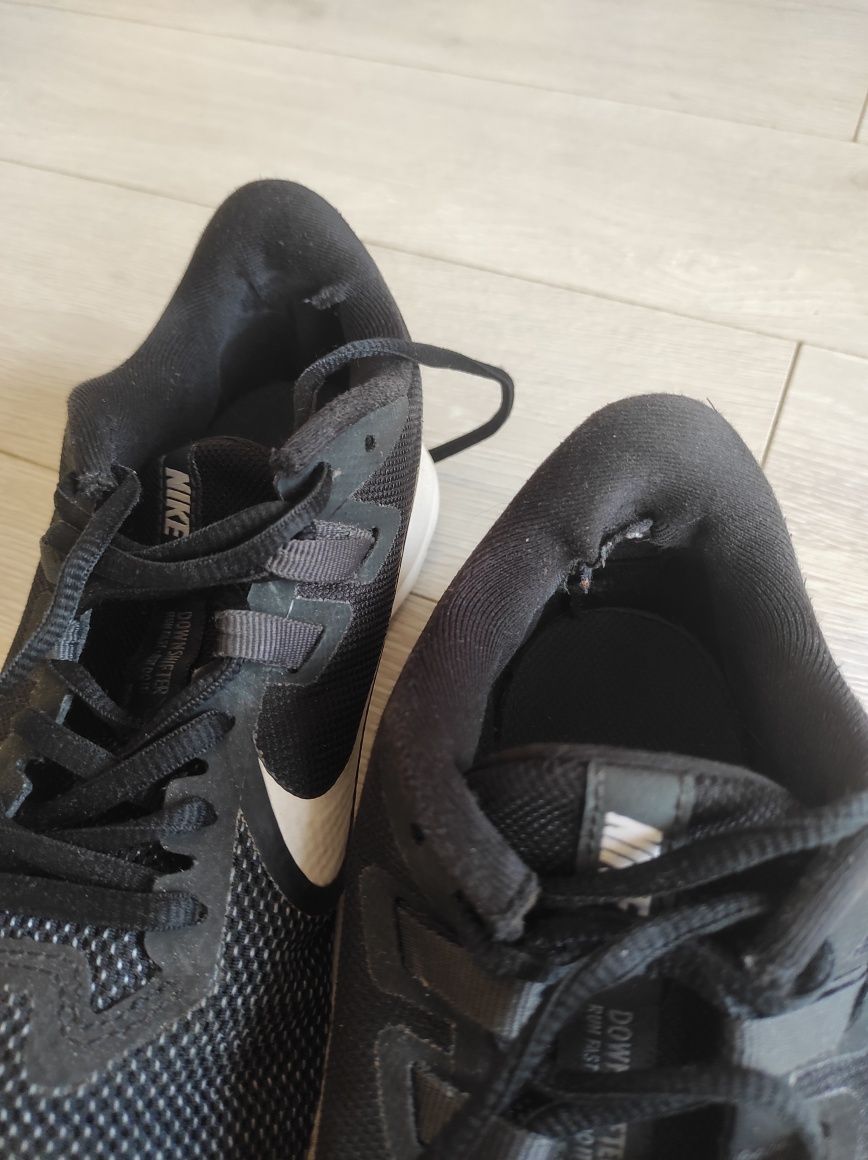 Buty Nike chłopięce rozmiar 39