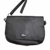 Bag shoulder da Lacoste de 2014,usada e com alguns sinais de desgaste.