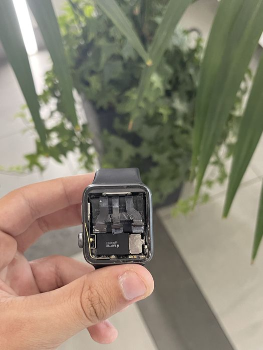 Apple Wath 2 , заменить лишь дисплей