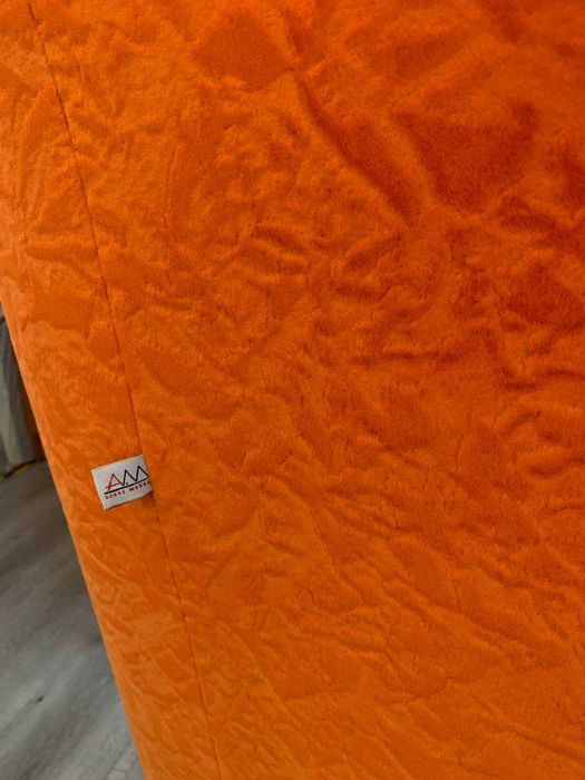 Яскраве мяке крісло, зручне і комфортне, в наявності 1шт