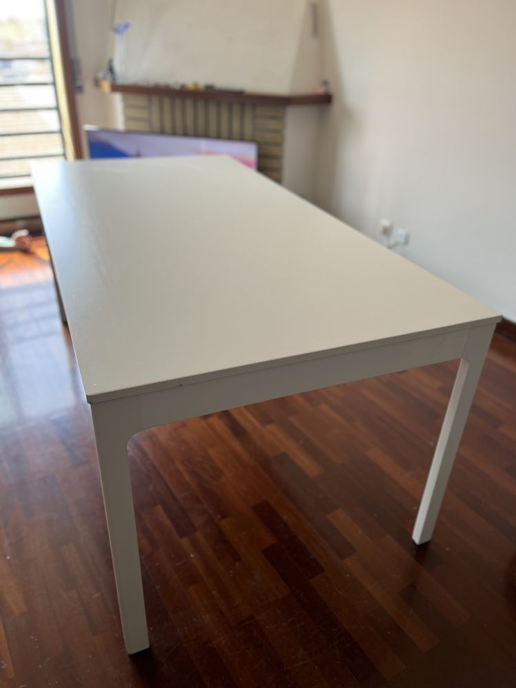 Mesa de Madeiea Extensível IKEA