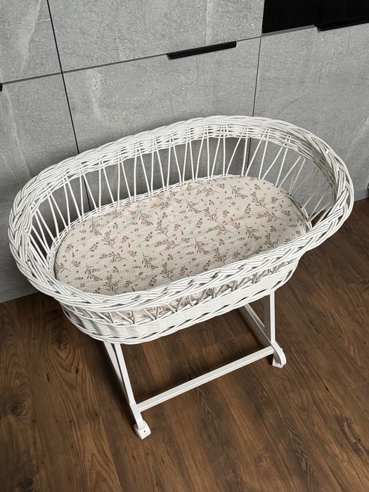 Kosz Mojżesza Wiklinowy Bialy - używany