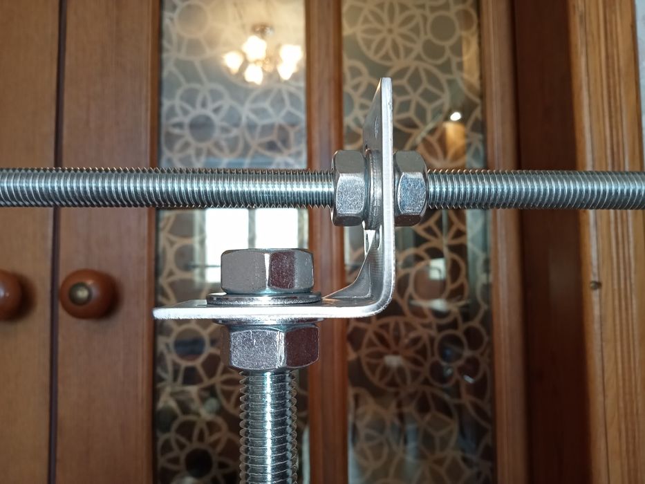 Стійка тримач для одягу рейл вішак корнер