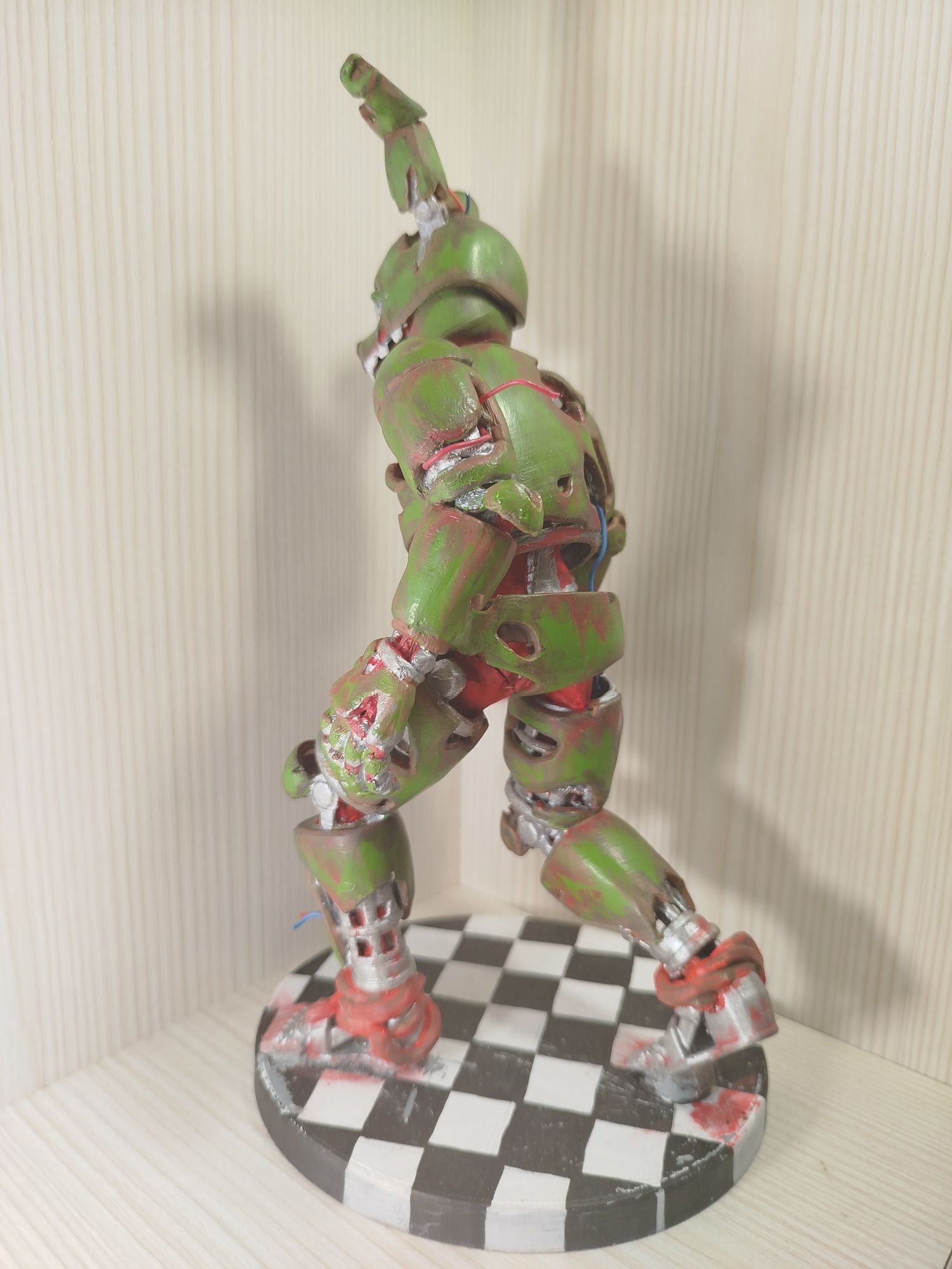 Фигурка Спрингтрап из FNAF