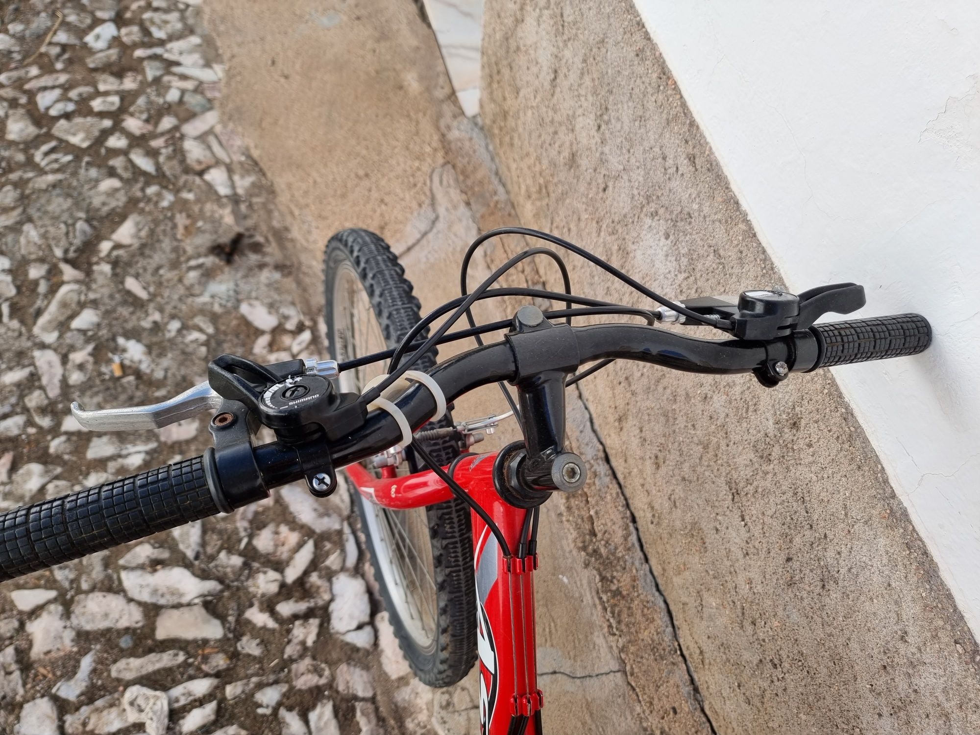 Vendo bicicleta para criança. Astro.