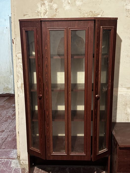 Продам все по 200 грн за штуку