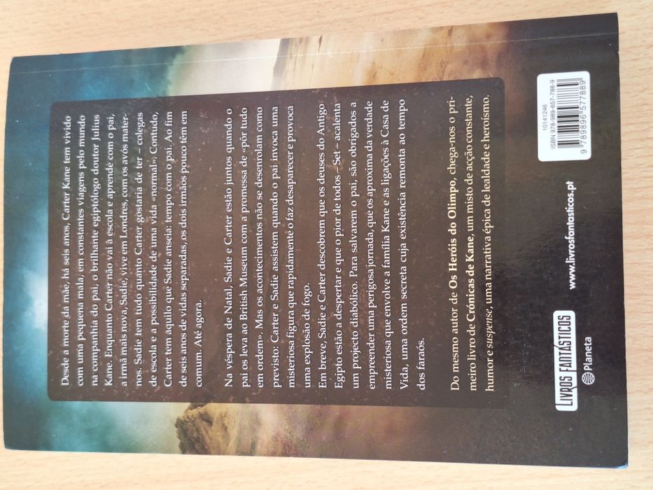 Livro "A pirâmide vermelha"