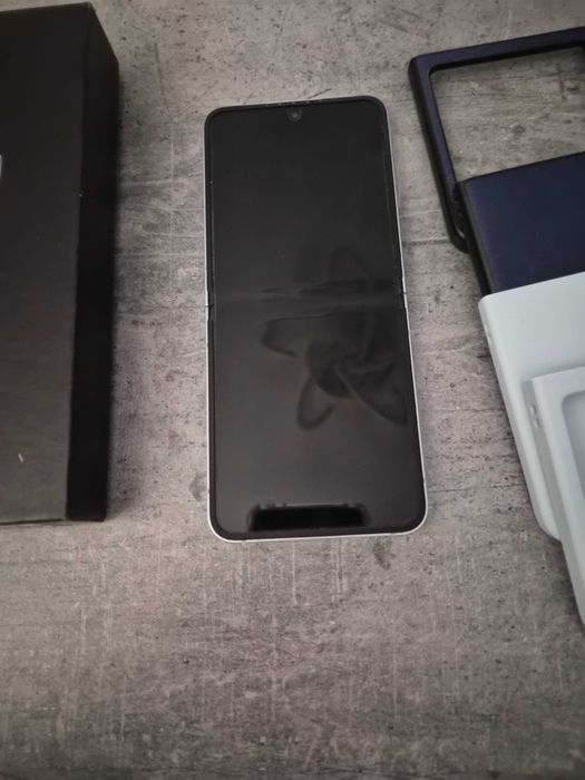 Samsung Galaxy Z Flip 6