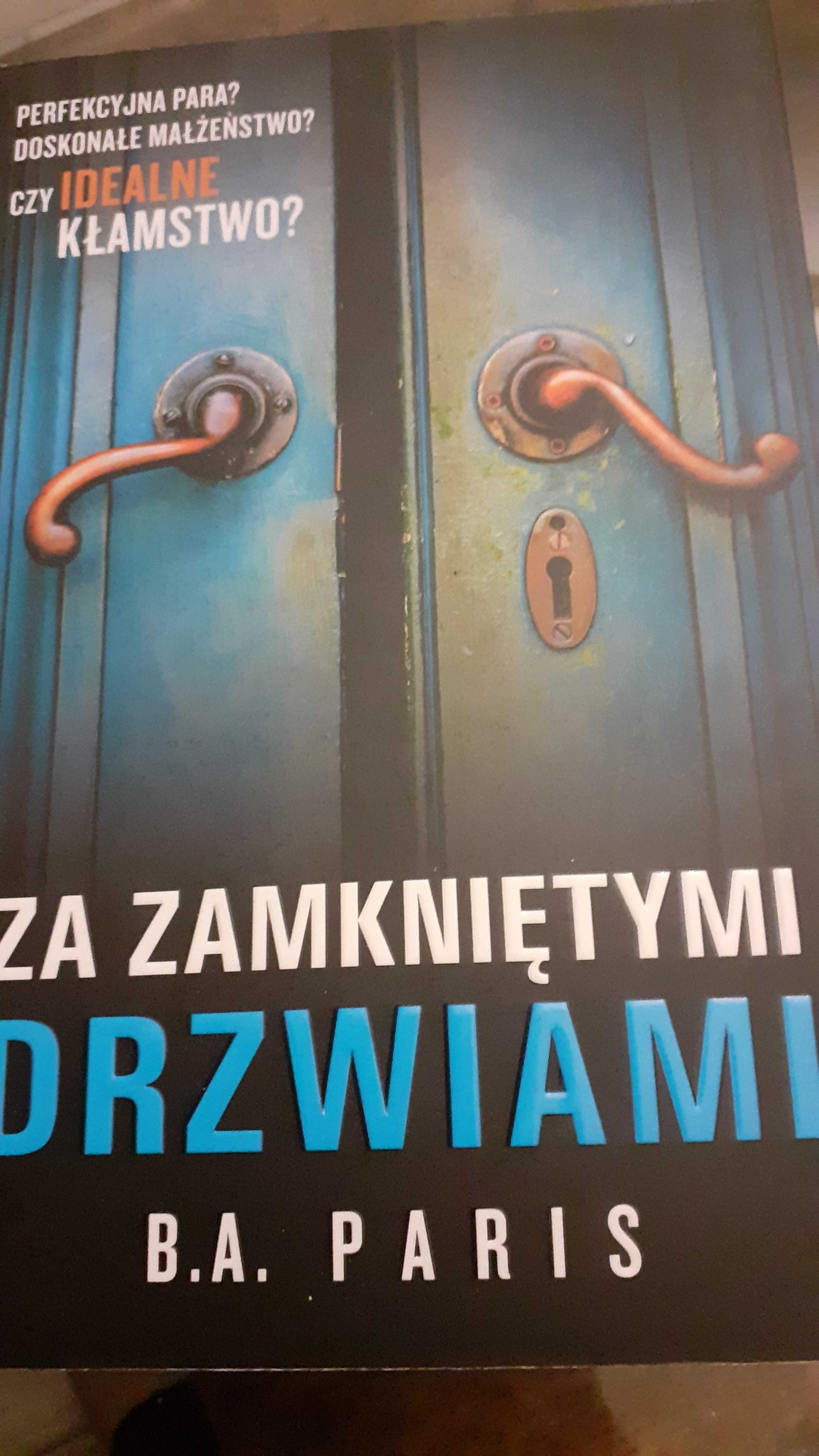 Za zamkniętymi drzwiami wyprzedaż