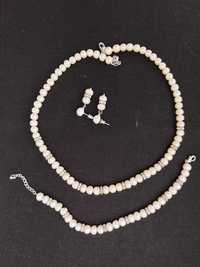 Komplet biżuterii z perełkami