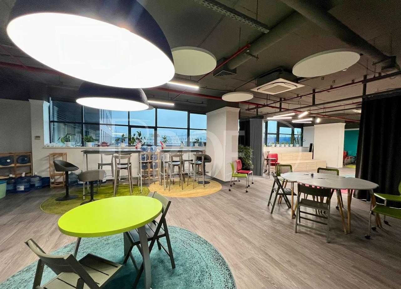 Преміальний LOFT офіс з меблями (1500 м2)
