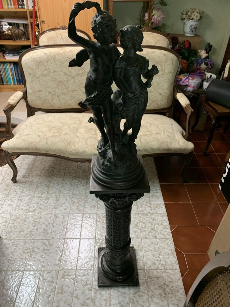 Estatueta com coluna